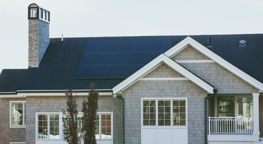 Ventajas de instalar placas solares en tu terraza